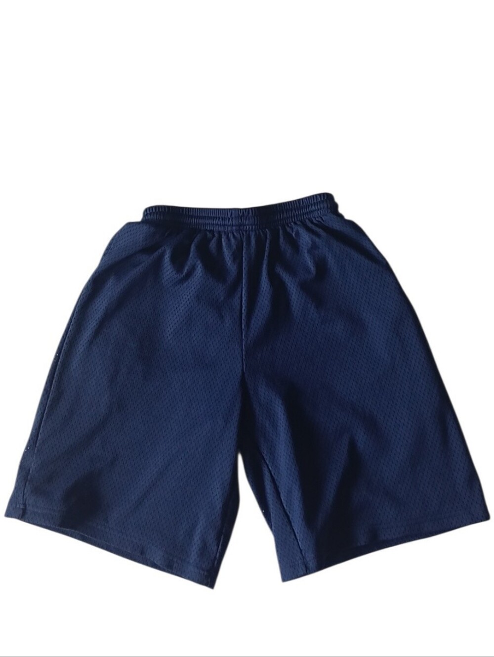 BCG BOYS' BLUE MESH SHORTS. SIZE M (10-12)